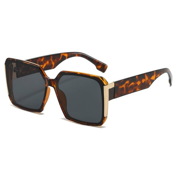 European and American retro box high-end trendy women s sunglasses fashionable retro outdoor men s sunscreen sunglasses For Sale - Image 2